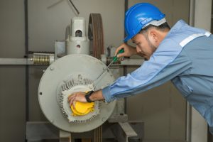 تعمیرکار آسانسور