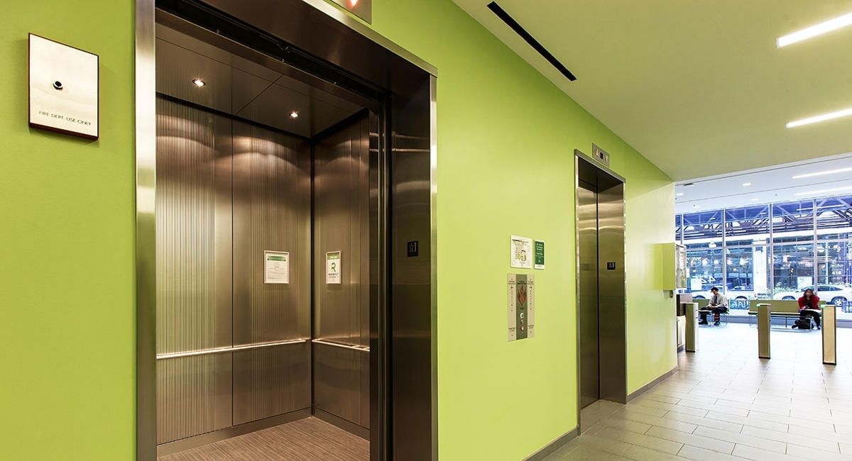 آسانسور سبز