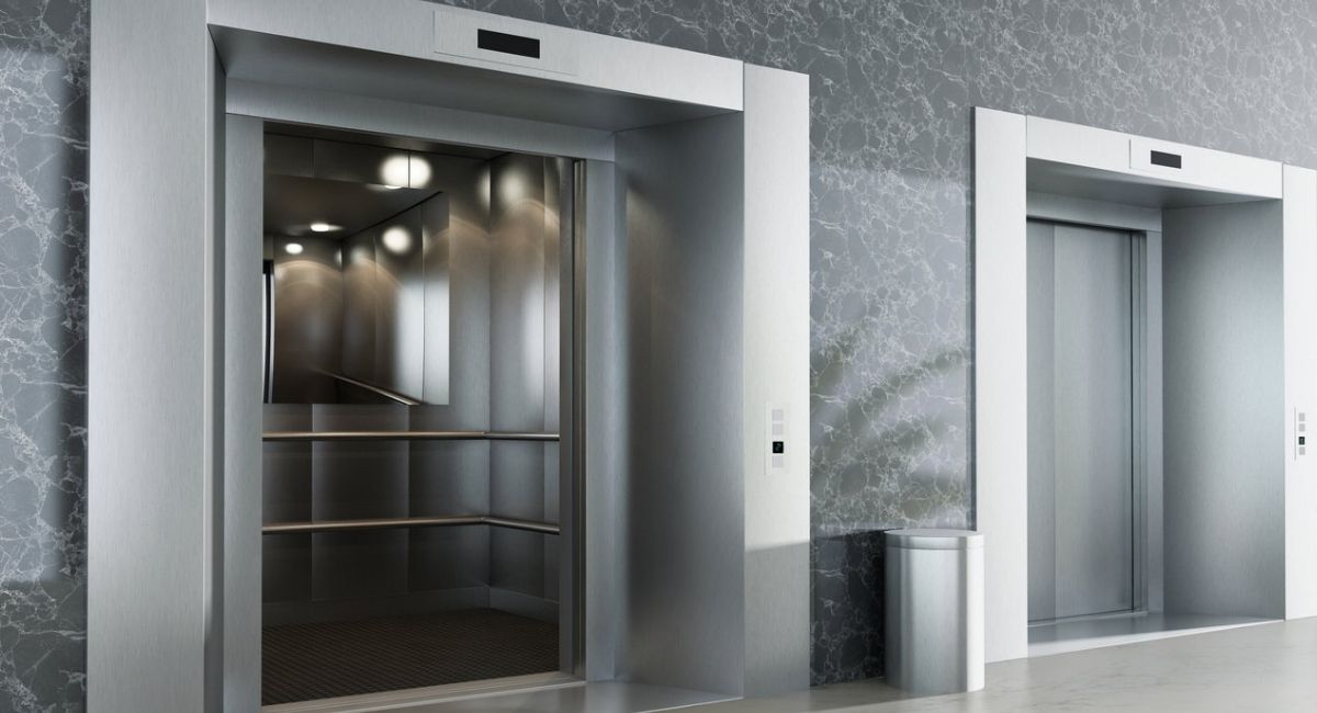 حرکت آسانسور با درب باز