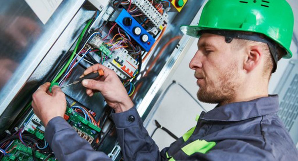 What are the steps and tips for wiring the elevator car chassis