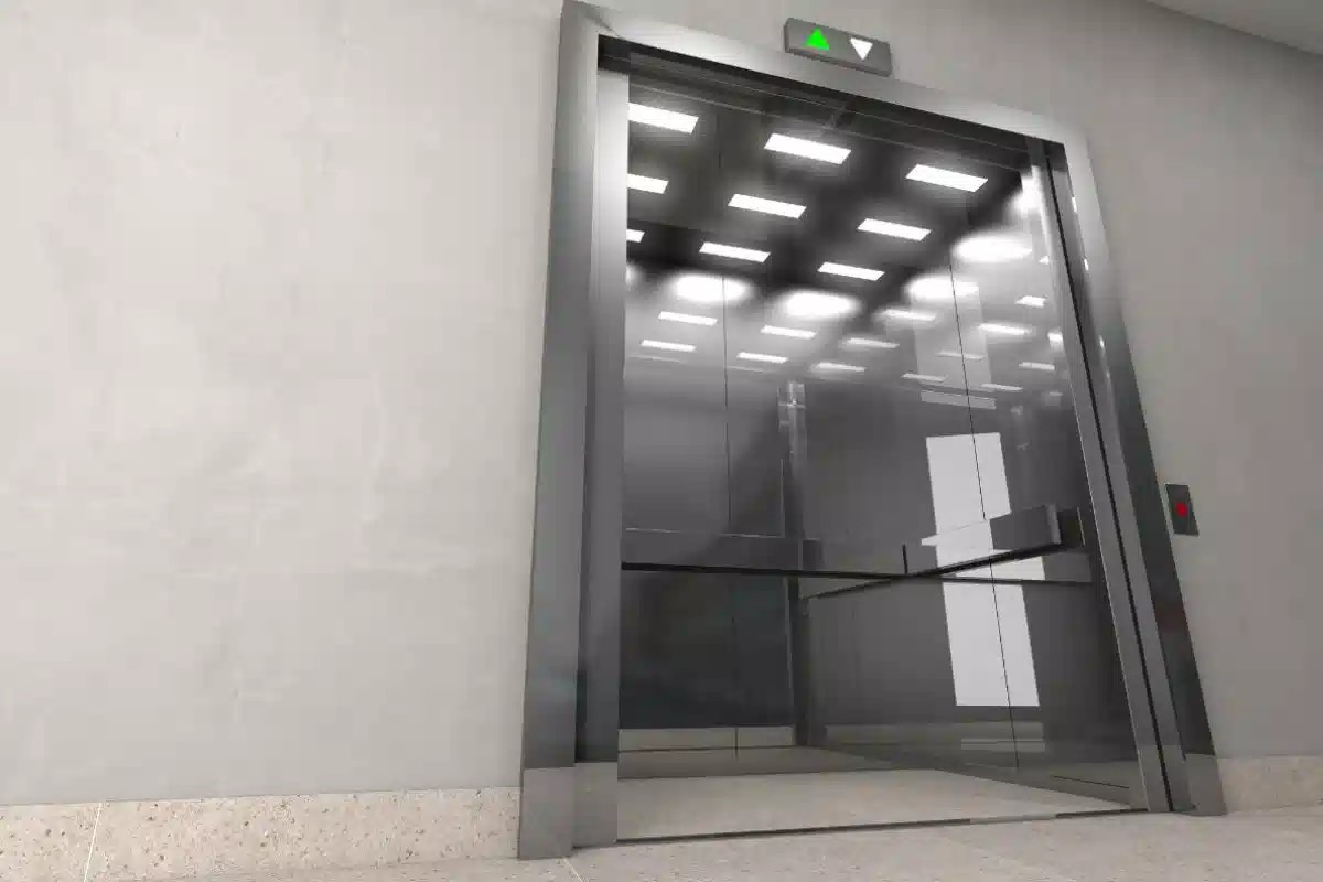 elevator stops between floors3