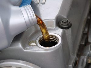 آموزش تعویض روغن موتور آسانسور