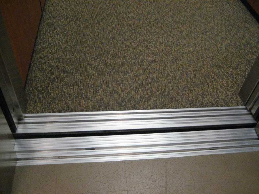 علت پایین رفتن کابین آسانسور